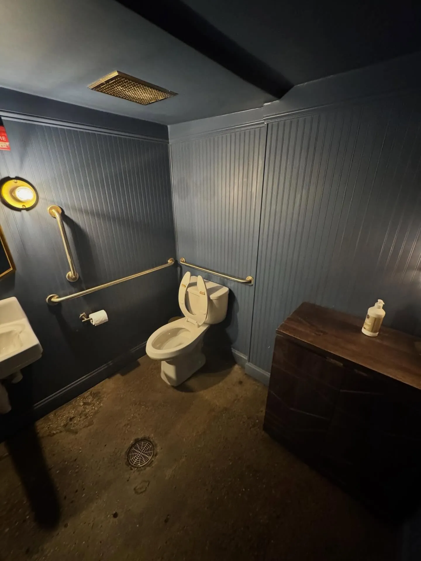 Bad Luck Bar — photo 2