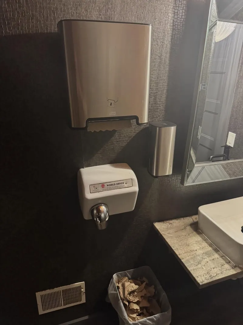 Bowdies Chophouse — photo 2