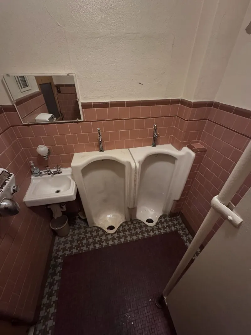 Dakota Inn — photo 9