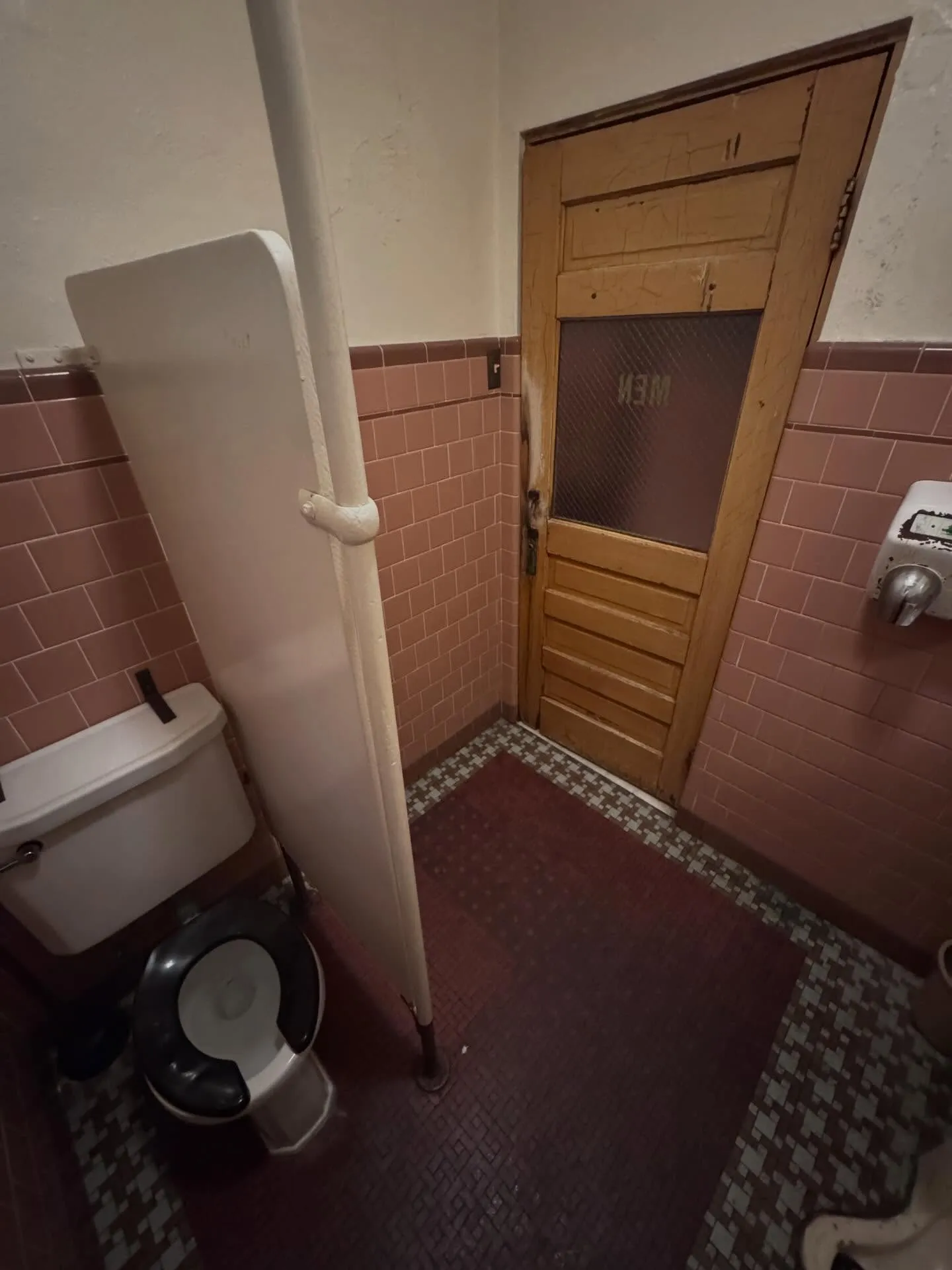Dakota Inn — photo 10