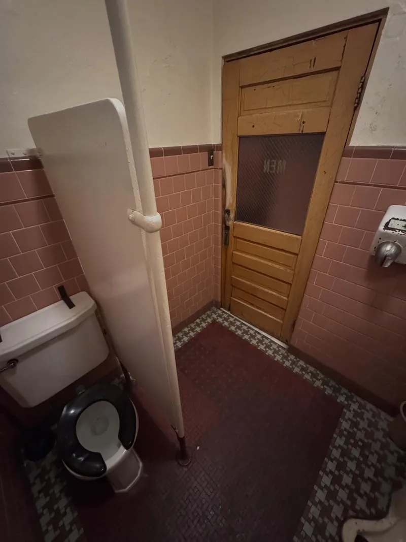 Dakota Inn — photo 10