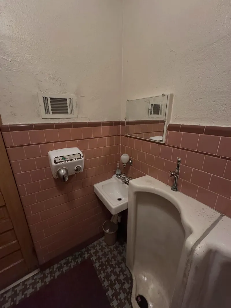 Dakota Inn — photo 11