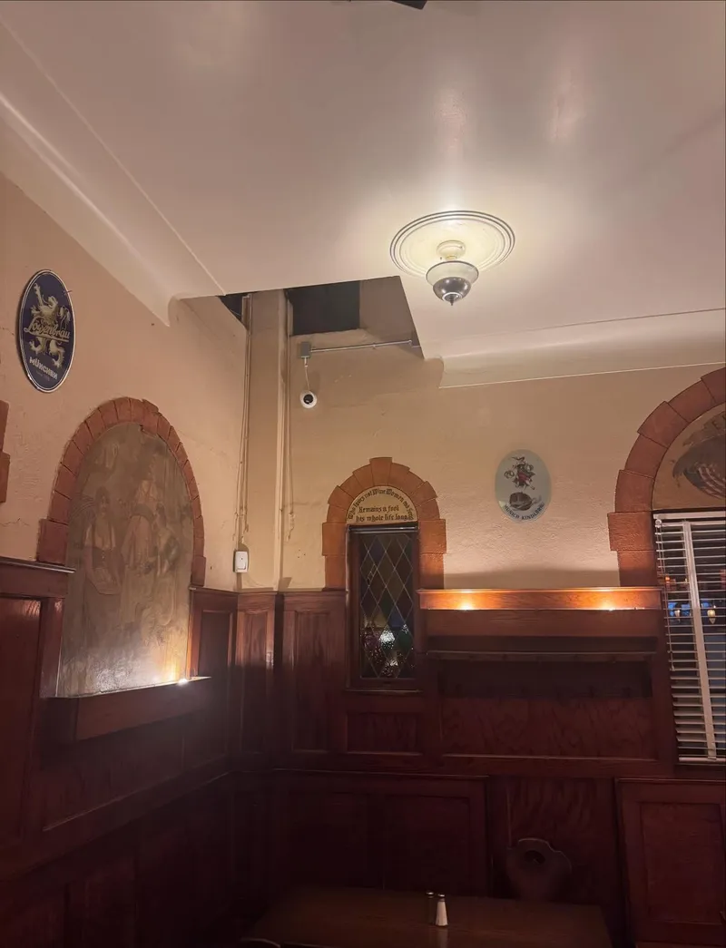 Dakota Inn — photo 16