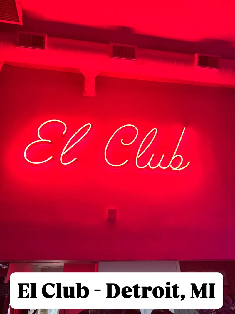 El Club — photo 1