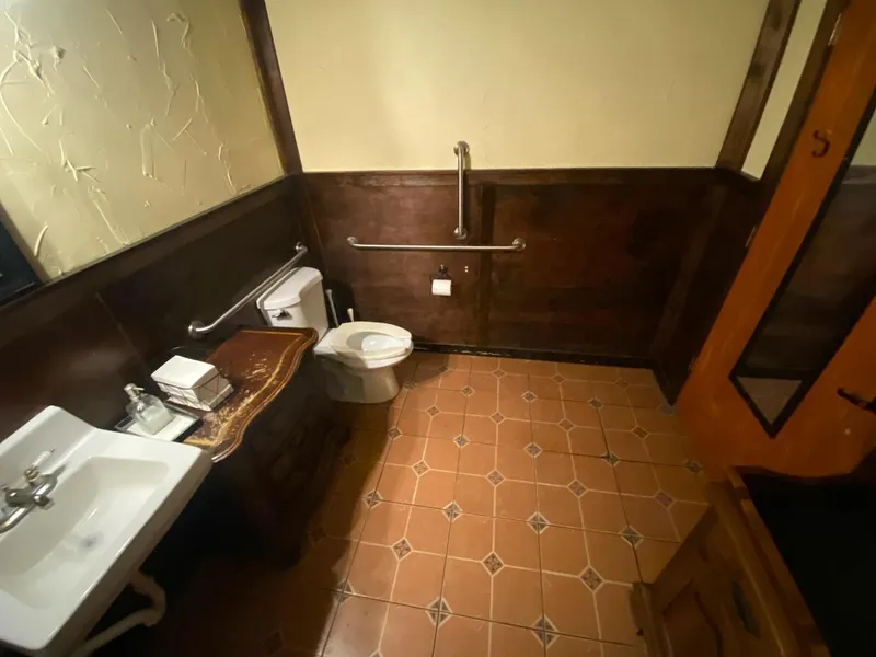Ernesto’s — photo 2