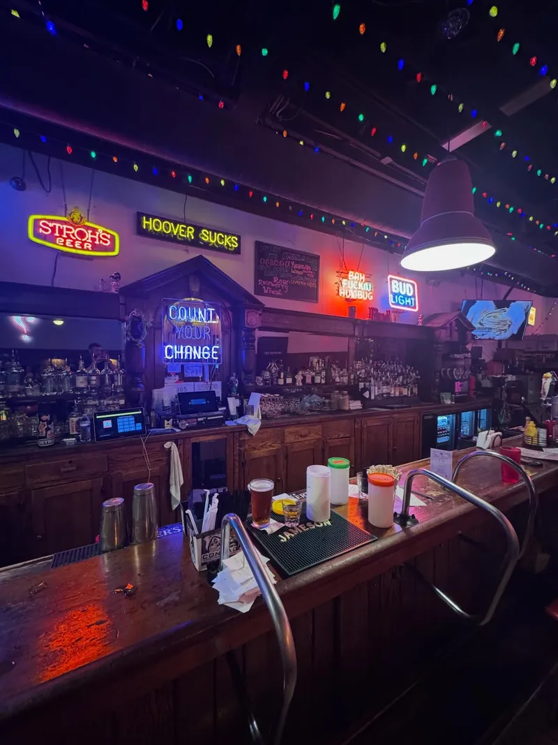 Honest John's — photo 2