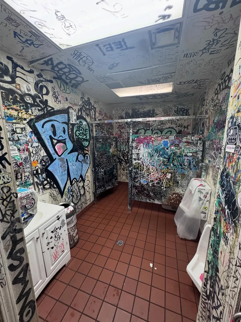 Honest John's — photo 4