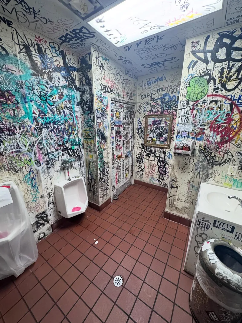 Honest John's — photo 5