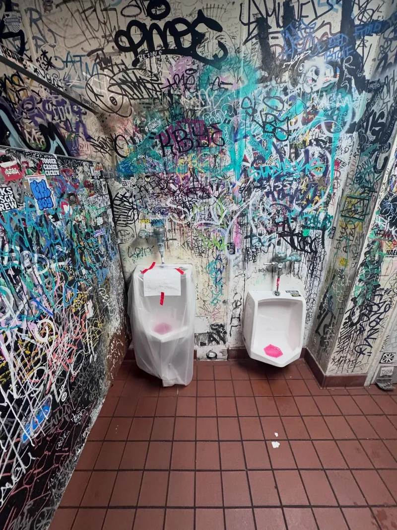 Honest John's — photo 7