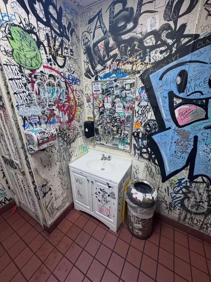 Honest John's — photo 8