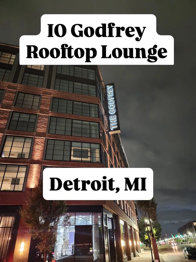 IO Godfrey Rooftop Lounge — photo 1
