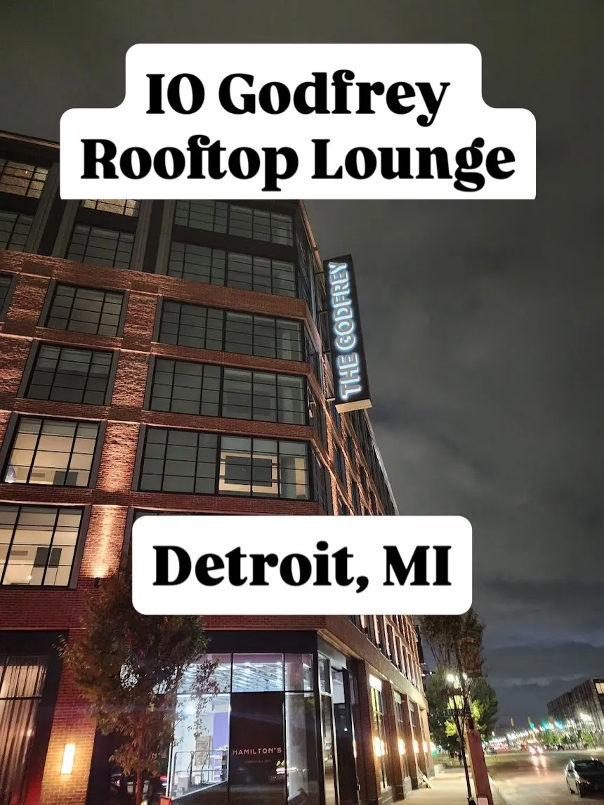 IO Godfrey Rooftop Lounge — photo 1