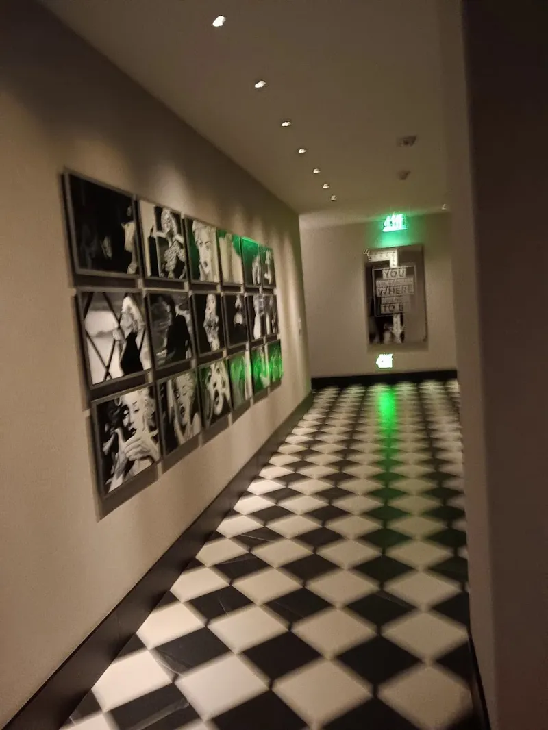 IO Godfrey Rooftop Lounge — photo 4