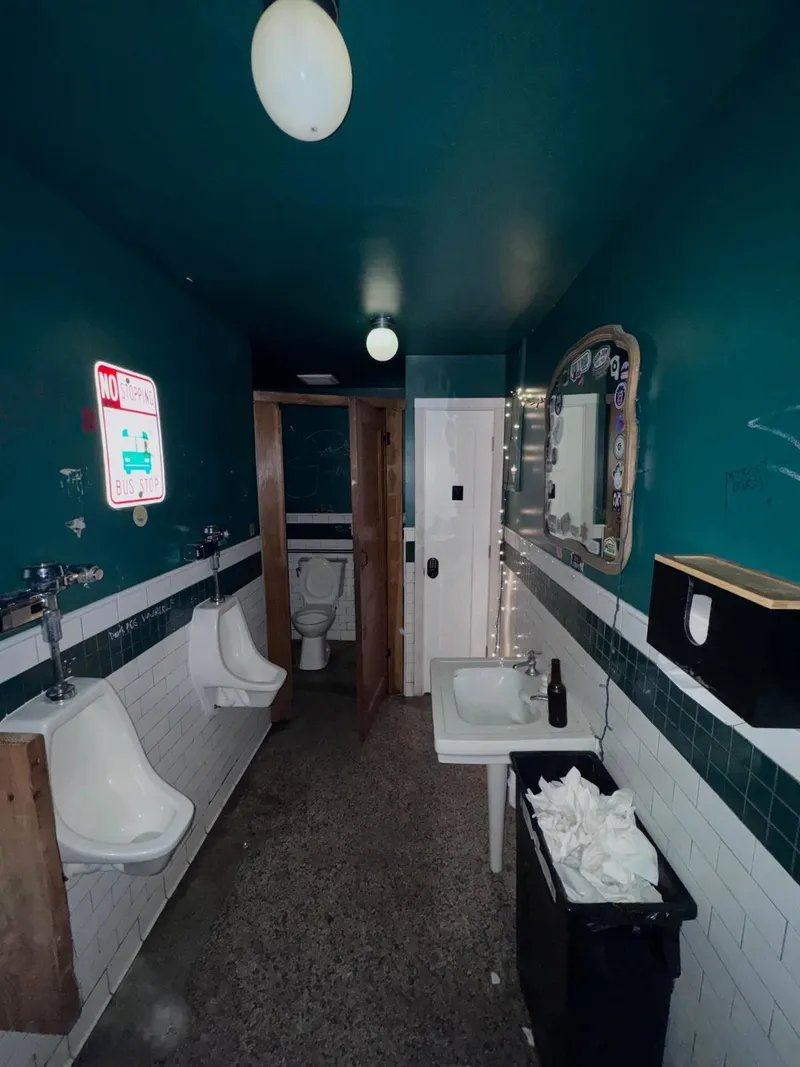 Lenny's Bar — photo 3