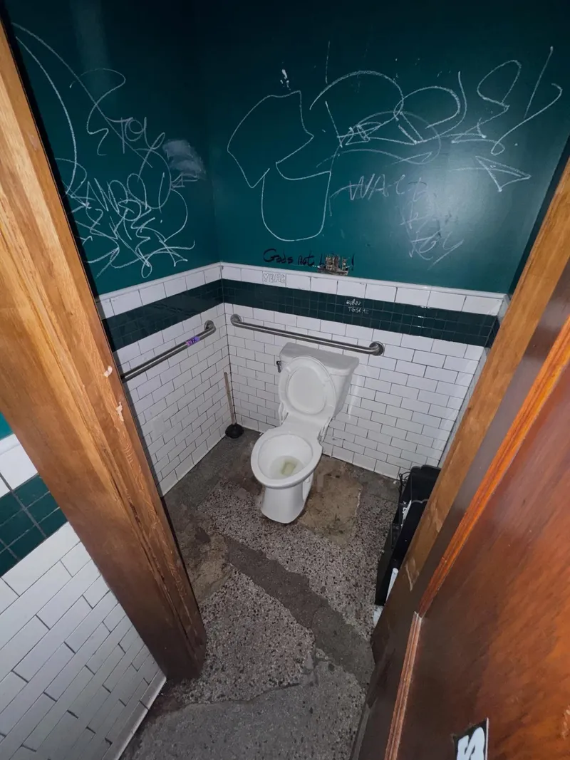Lenny's Bar — photo 4