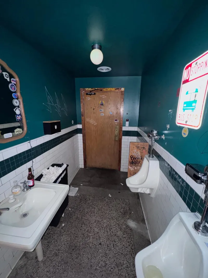 Lenny's Bar — photo 5