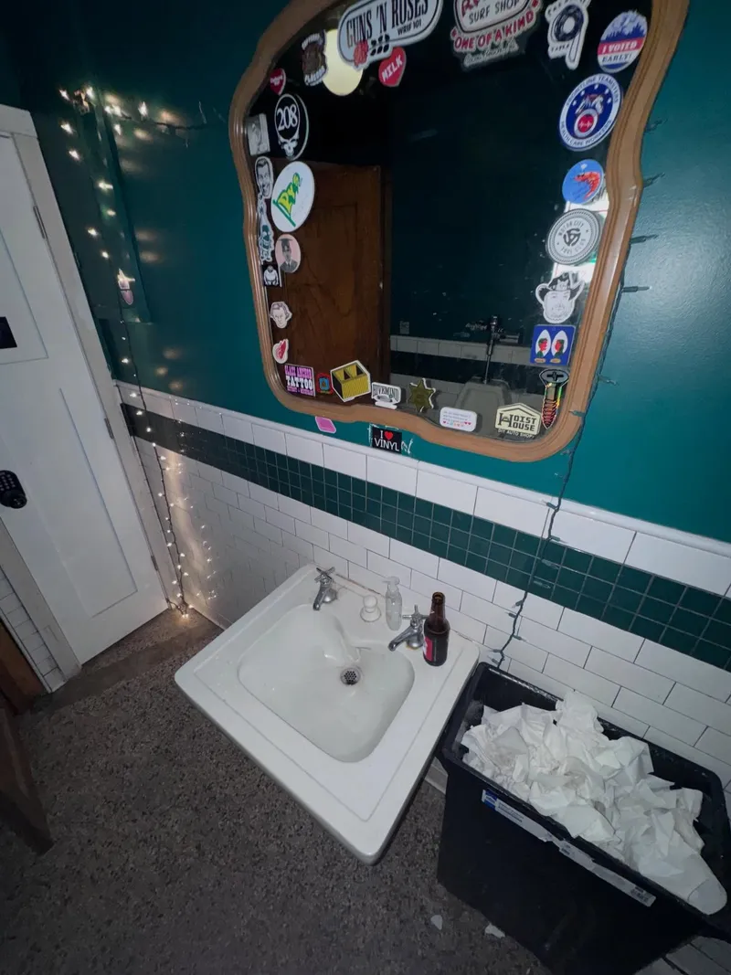 Lenny's Bar — photo 6