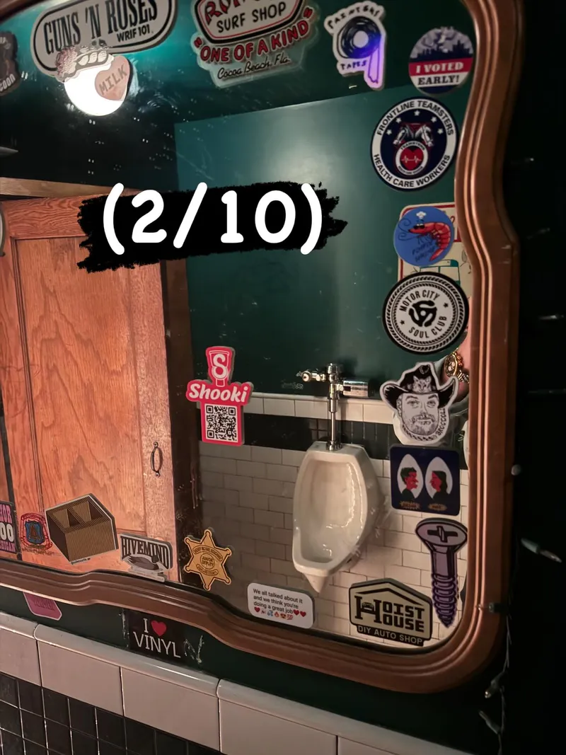 Lenny's Bar — photo 7
