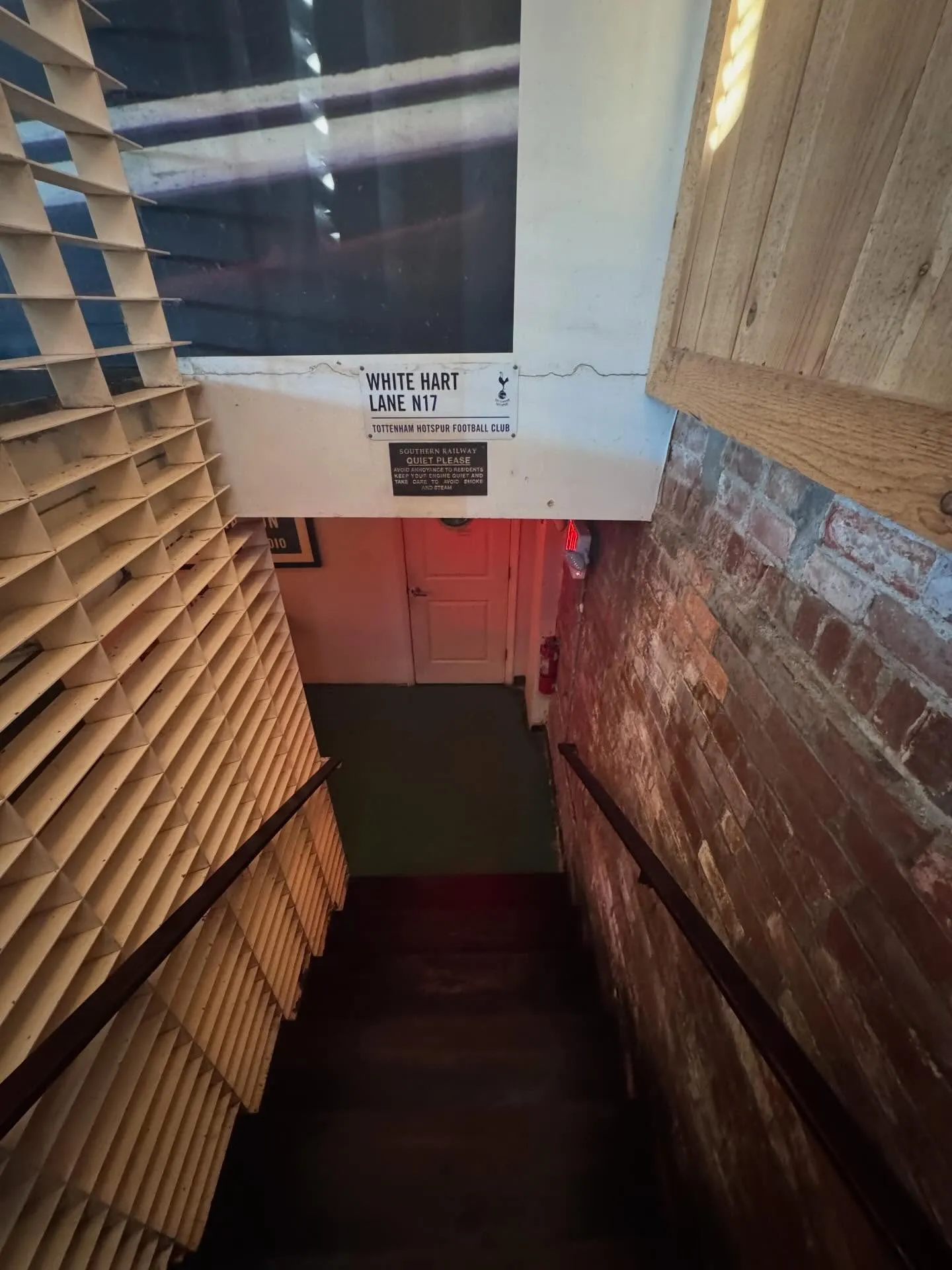 Mercury Burger & Bar — photo 4