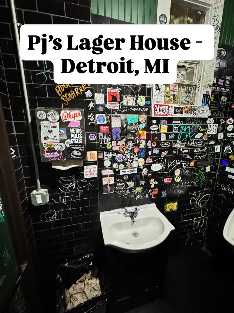 Pj's Lager House — photo 1