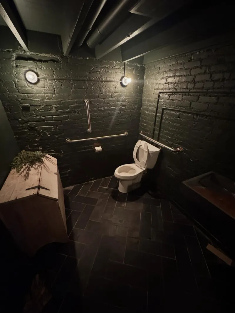 Public House — photo 4