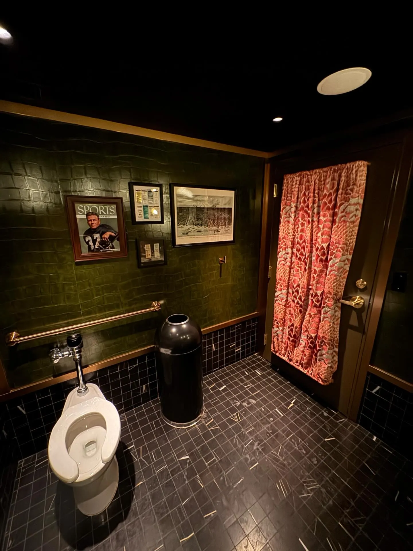 Saksey's — photo 4