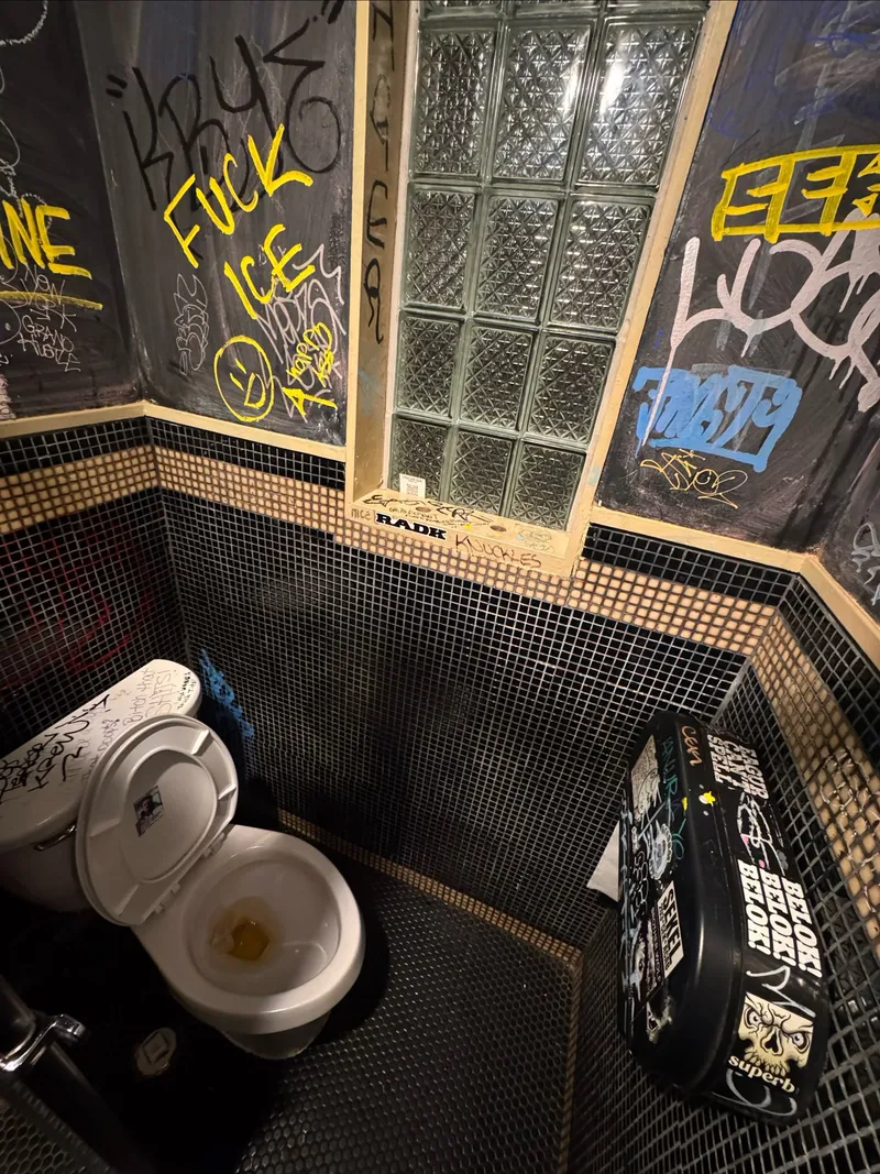 The Bronx Bar — photo 4