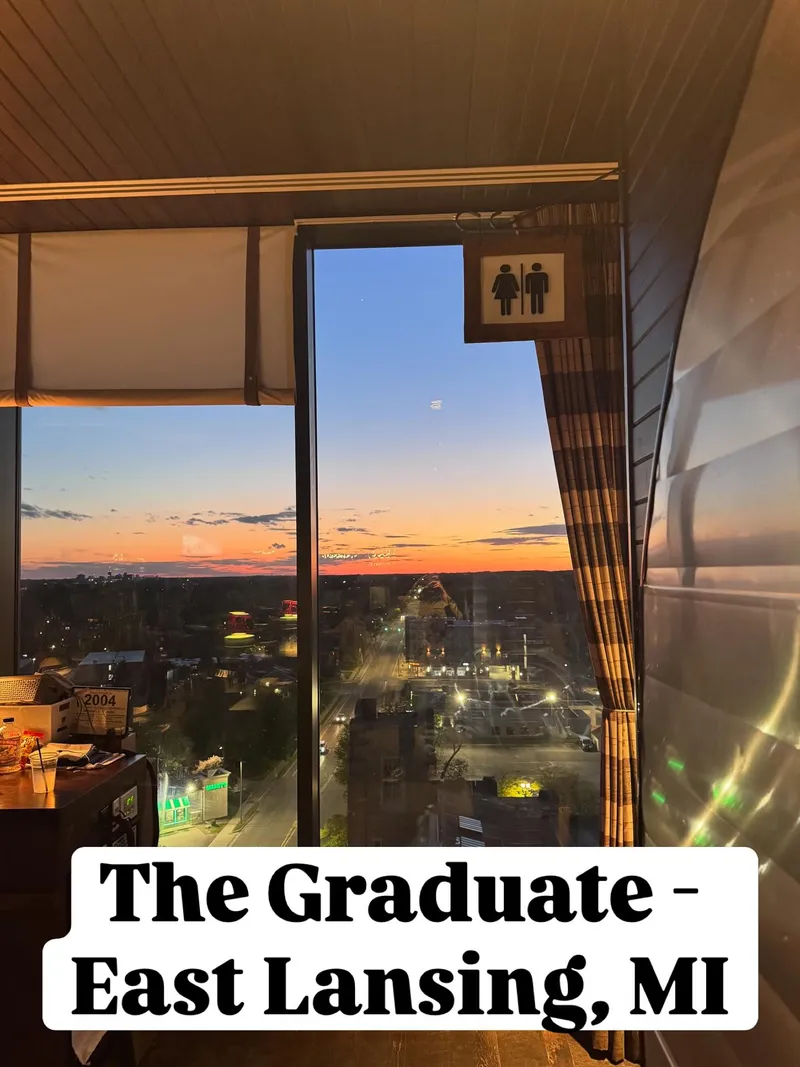 Graduate Rock Bar — photo 1