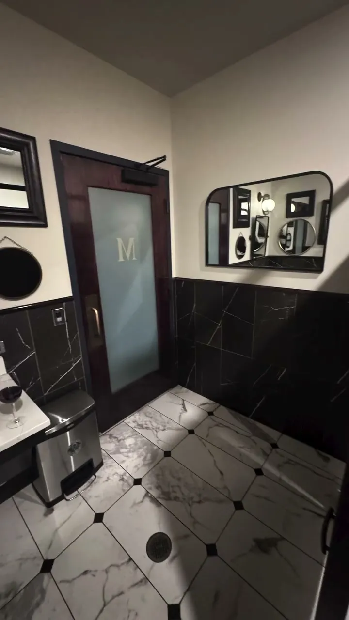 The Monarch Club — photo 1