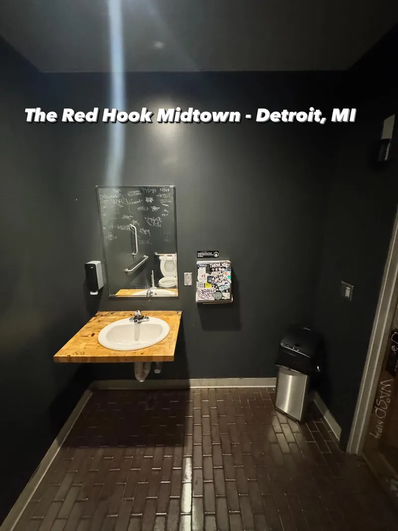 The Red Hook Midtown — photo 1