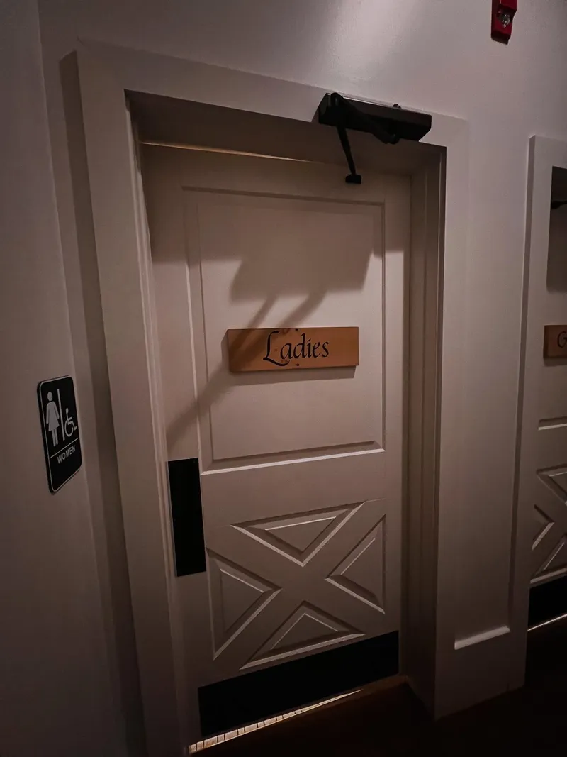 The Woods Restaurant — photo 3