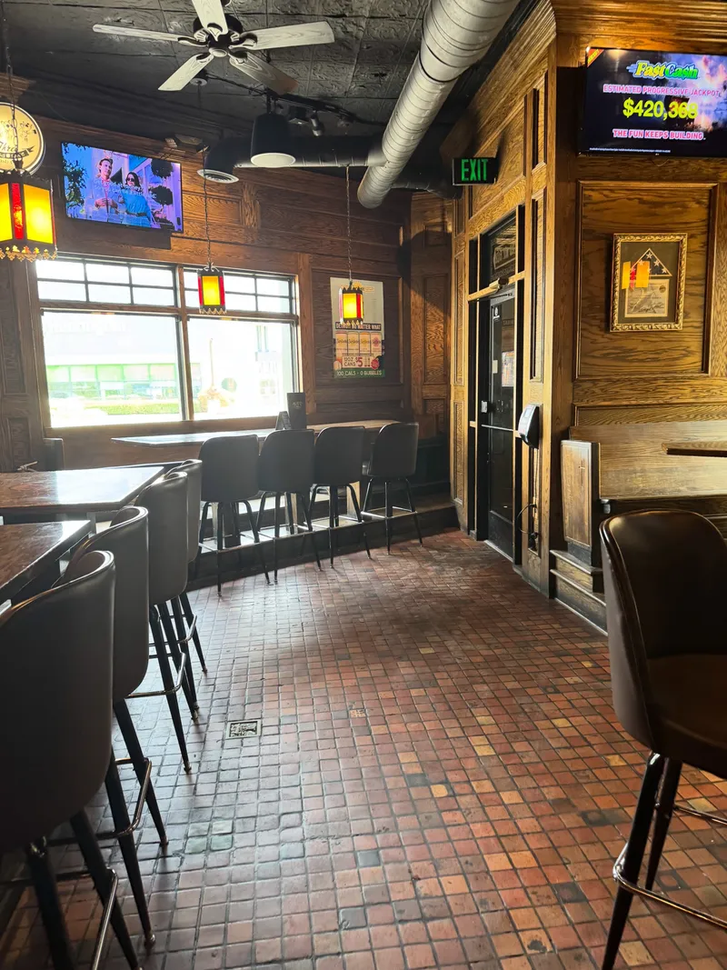 Three Blind Mice Irish Pub — photo 3
