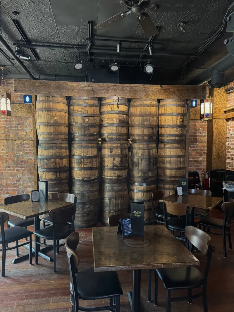 Three Blind Mice Irish Pub — photo 6